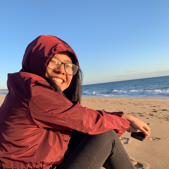 Meet your Posher, Lora - Picture 1 of 1